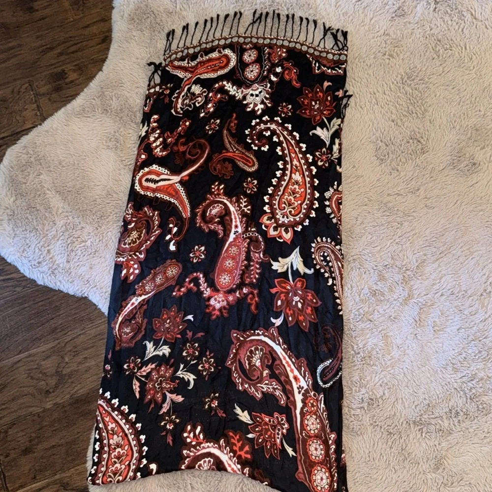 Neck scarf shawl wrap black red maroon white paisley with black braided tassels​ - Picture 8 of 9